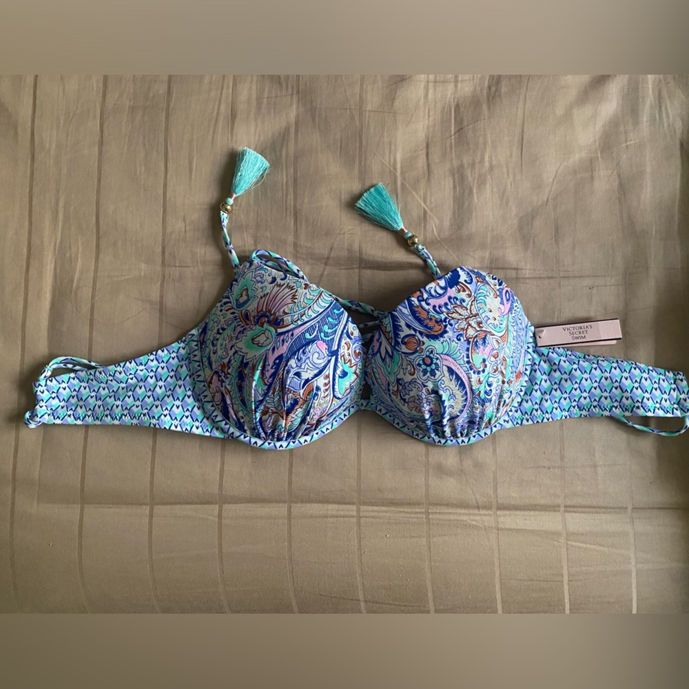 Victoria’s Secret Swim Top (NWT)